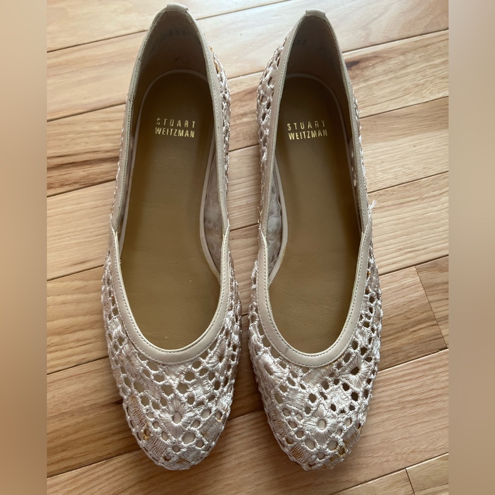 Stuart Weitzman Ivory Eyelet Dippy Flats